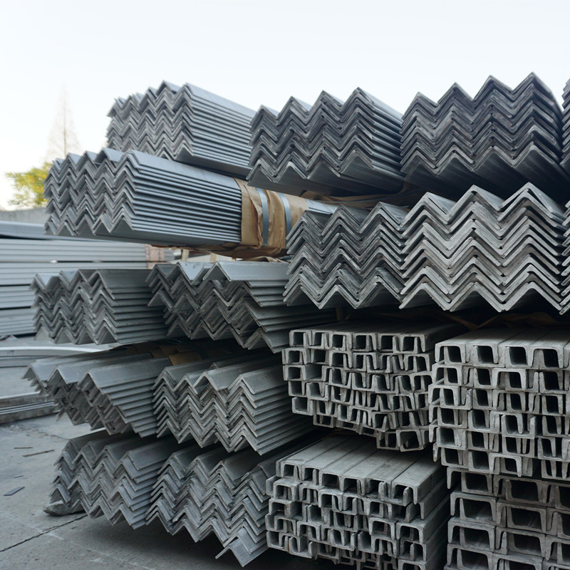 Iron Hot Rolled Steel MS Angles L Profile Equal 16mm Thickness